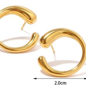 Gold asymmetric hoop earrings
